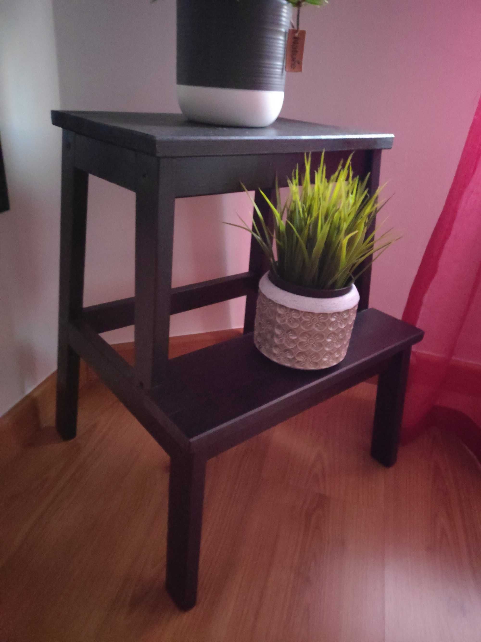 Degraus IKEA castanho escuro