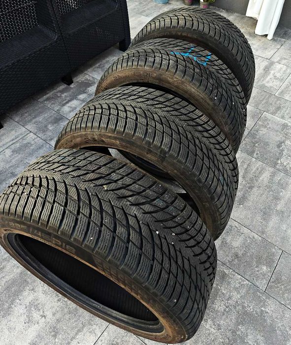 Opony zimowe Nokian WR SnowProof P 235/45 R18 98V rocznik 2022 7,5mm