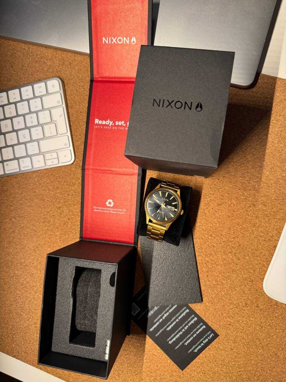 Relogio Nixon SENTRY SS Gold/Indigo