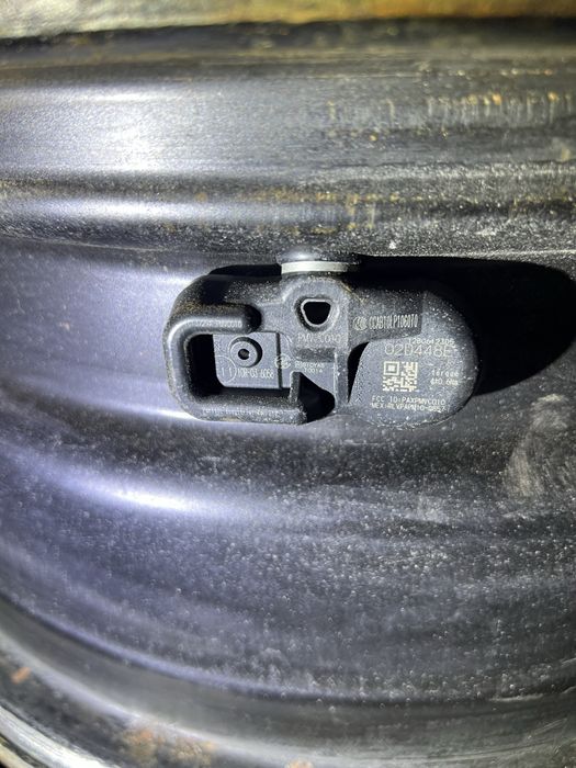 Датчики давления в колесах Toyota