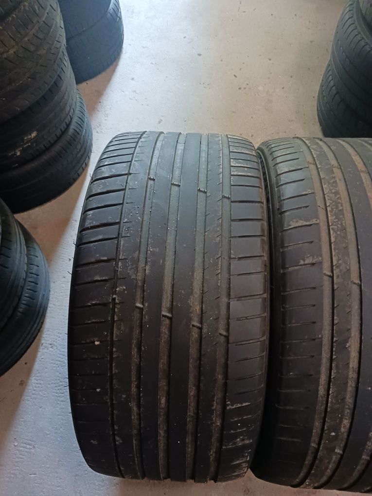 Vendo pneus semi-novos 295/35/21 Michelin