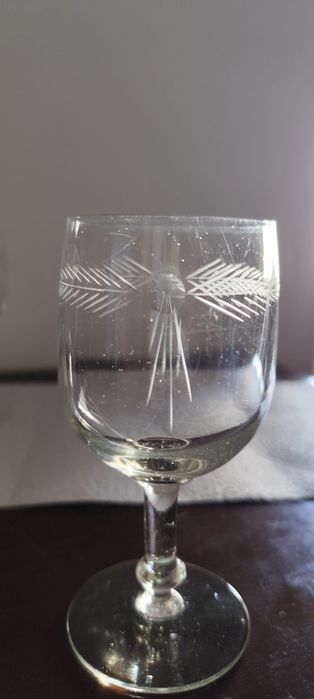 Copos de licor em cristal antigo