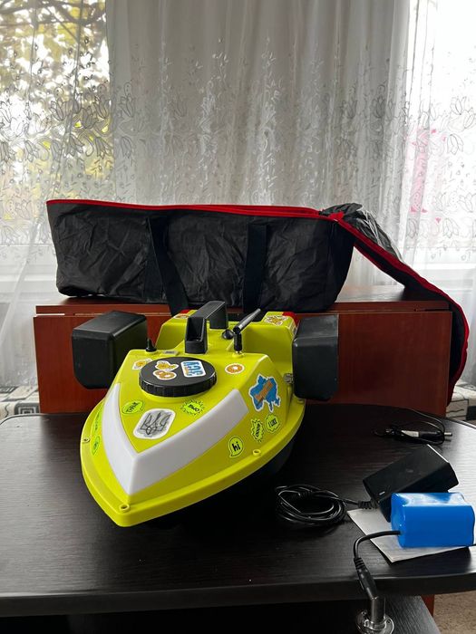 Кораблик для риболовлі