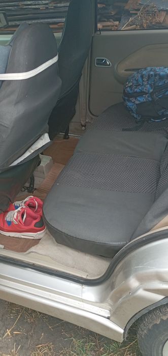 Чері Амулет                   .