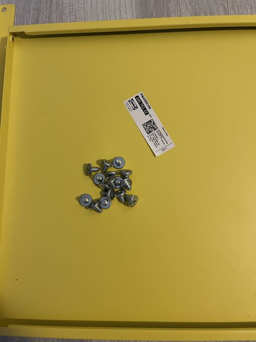 Mesa Cabeceira KNARREVIL IKEA (edição limitada)