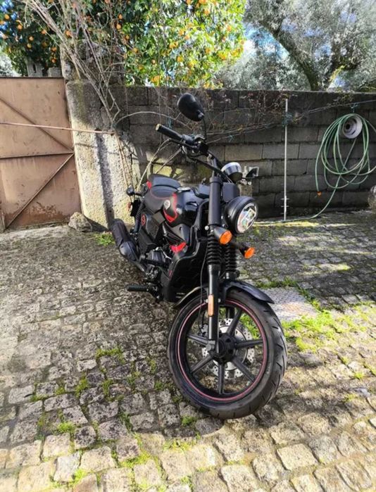 Renegade Vegas 125 – Ano 2022 – Só 2107 km – Impecável!
