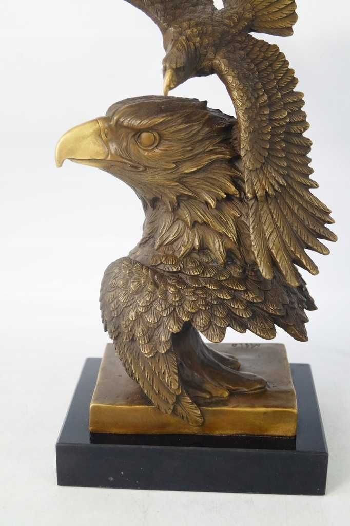 Dwa orły z brązu rzeźba głowa orła figura z brązu