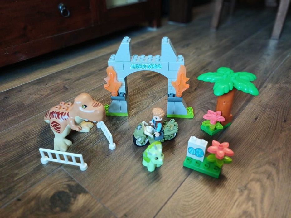 Zestaw Lego Duplo - Park Jurajski 10939