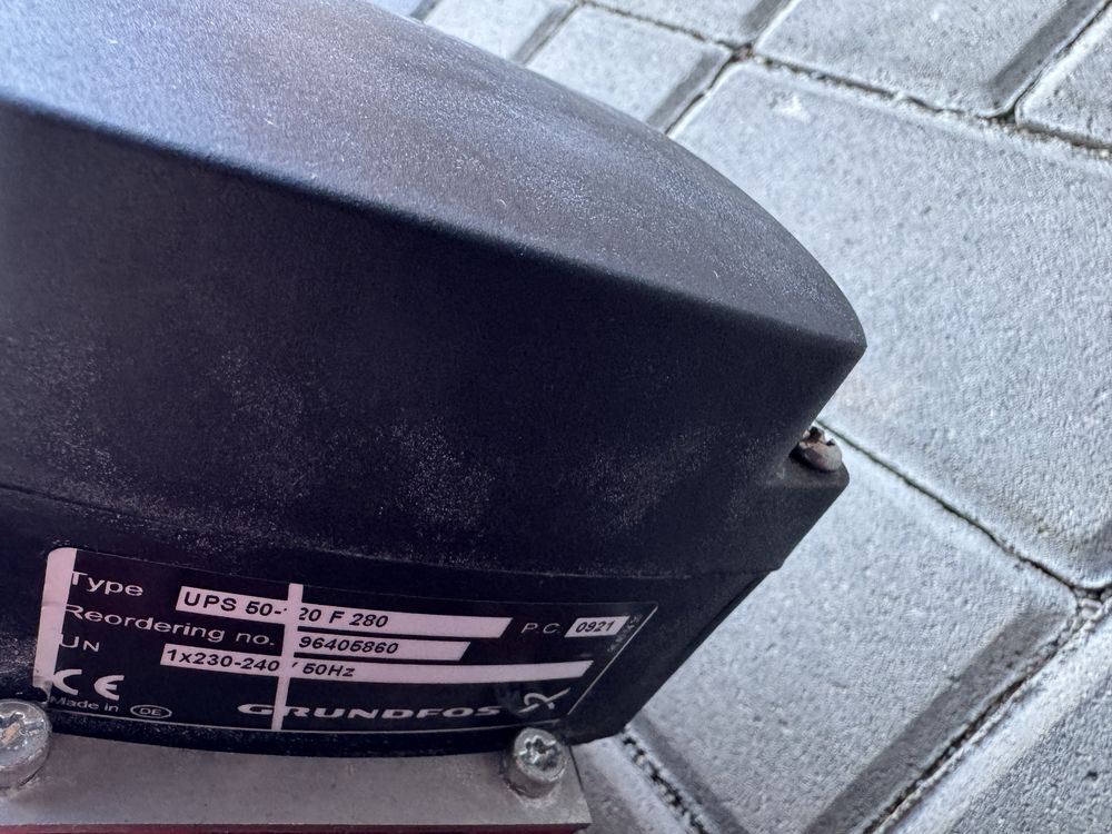 Grundfos UPS 50-120F bezdlawnicowa pompa obiegowa C.O 3 predkosci
