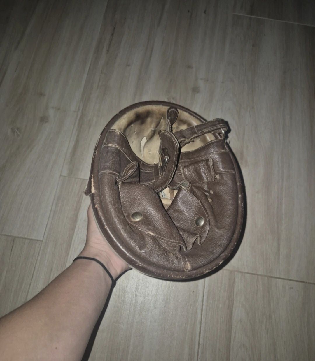 Kask motocyklowy orzeszek.