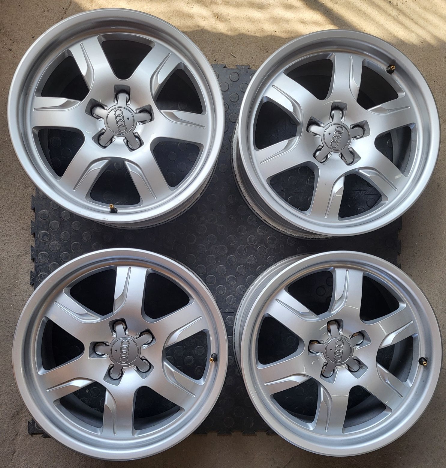 Felgi Aluminiowe 5x112 7,5Jx17 ET28 AUDI A5 A6 A4