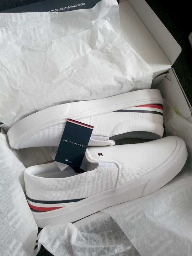 WYPRZEDAŻ Tommy Hilfiger białe wsuwane buty trampki slip-on sklep339zł