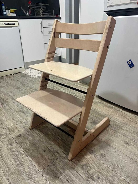 Cadeira Stokke branca – modelo Tripp Trapp usada, sinais de uso