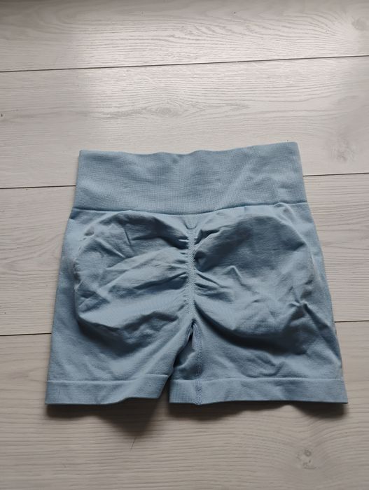 Legginsy krótkie z push-up szorty sportowe shein