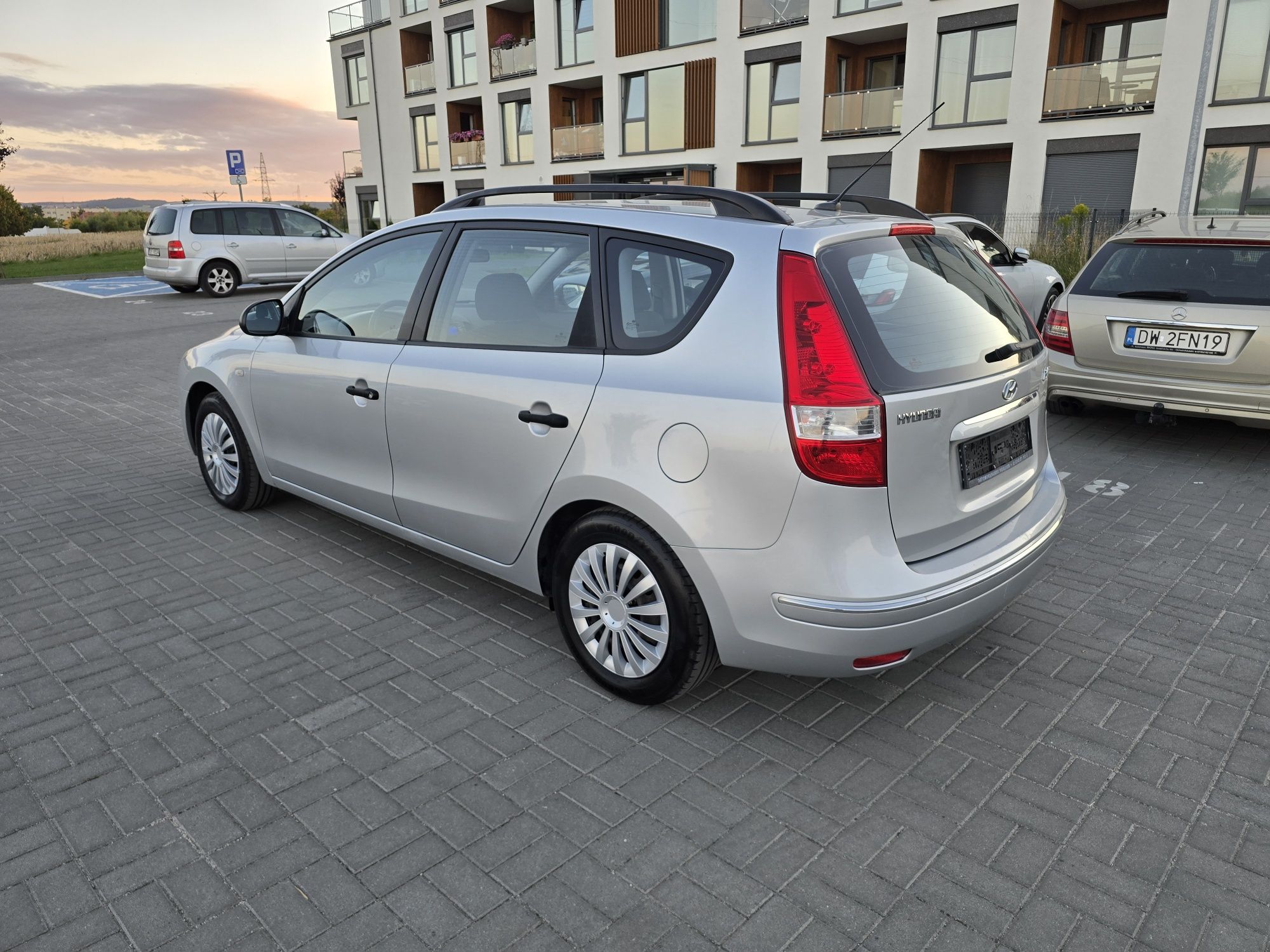 HYUNDAI i30 CW Super Stan 1.6! BENZYNA   Bez Korozji Niski Przebie