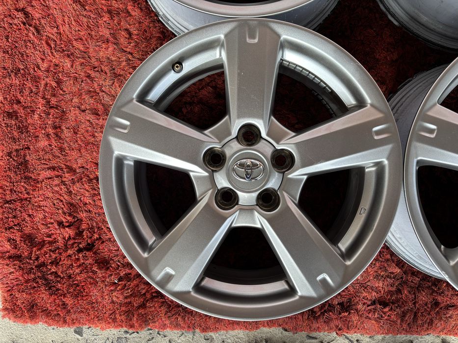 Original Toyota Rav4 R17 5x114,3