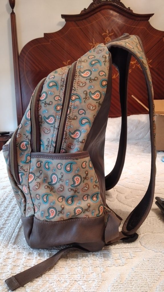 Mochila deeply - ótimo estado