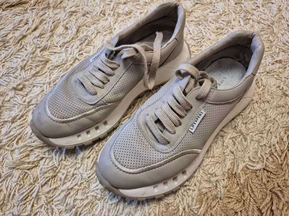 Жіночі кросівки LifeExpert, розмір 38, устілка 25.5 см