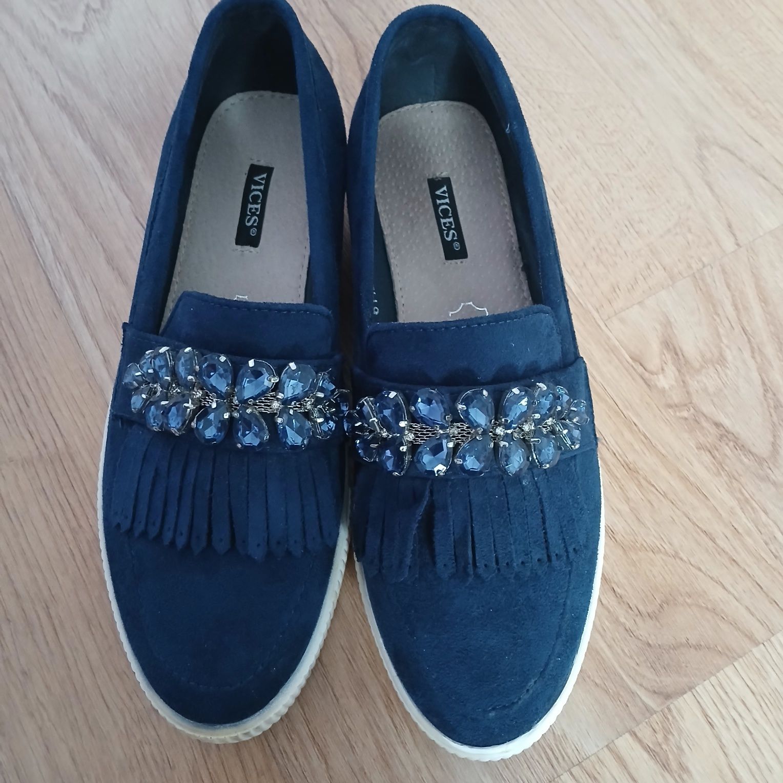 Buty na platformie 37