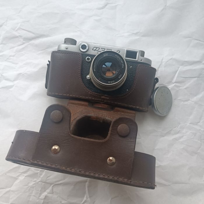Фотоапарат ФЕД-2 з чохлом - 800 грн.