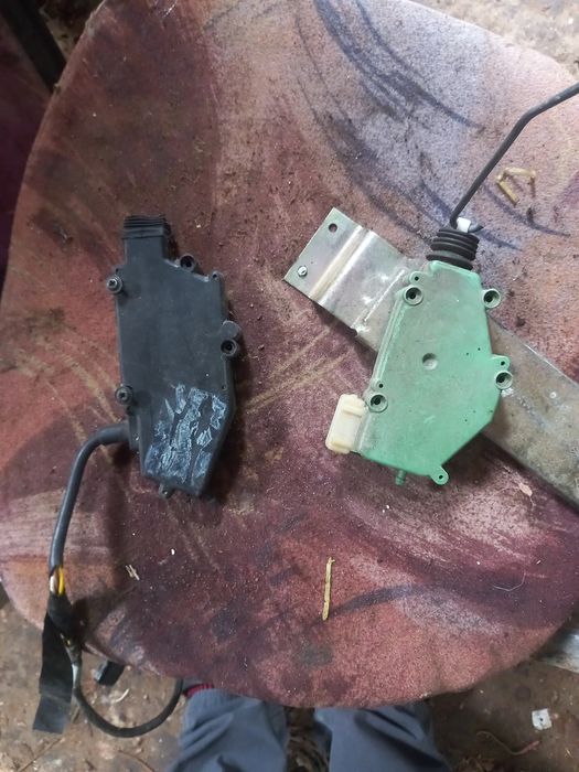 Vw t4 multivan silownik centralnego zamka drzwi przednie lub przesuwne