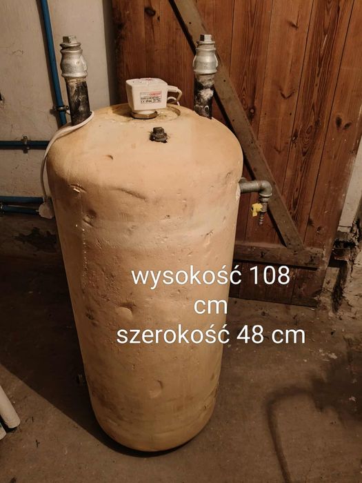 Zbiornik z podgrzewaczem wody bojler