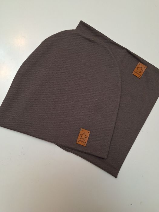 2 zestawy dziecięce  czapka I komin