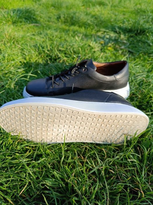 Шкіряні лофери, кросівки,мокасіни