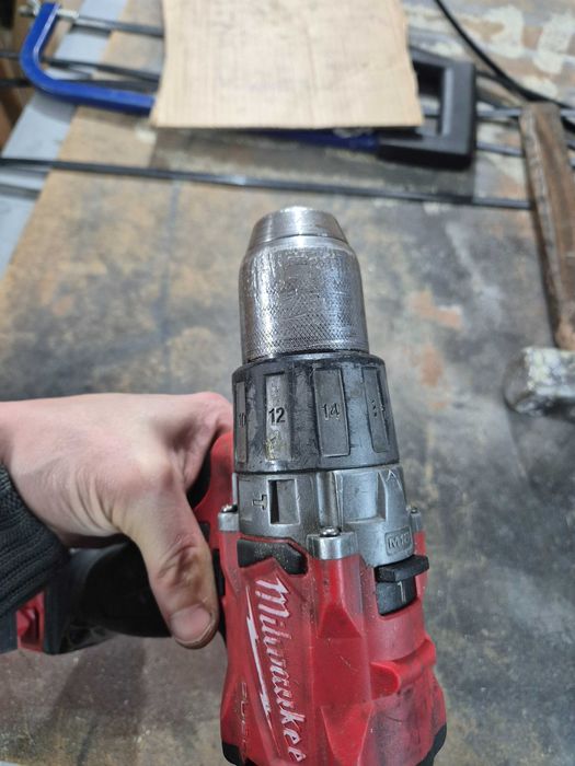 Wiertarko-wkrętarka udarowa Milwaukee M18 OneKey ONEPD2 uszkodzona