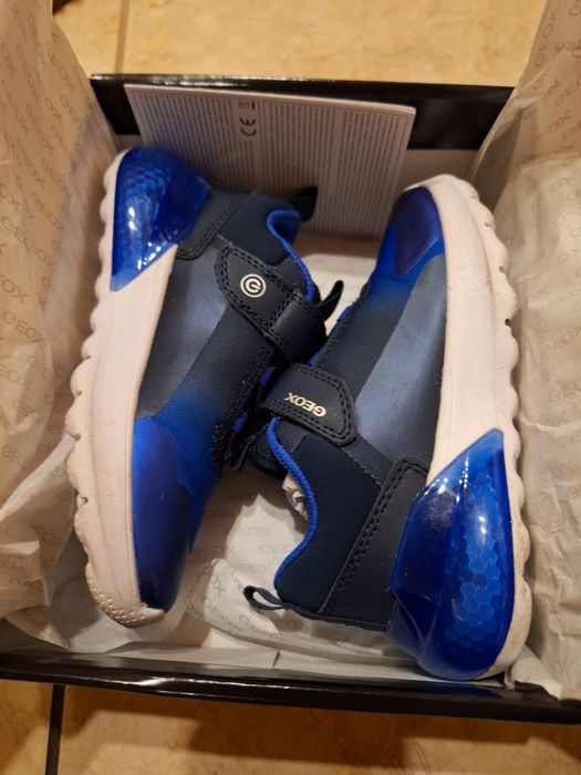 Nowe buty Geox niebieskie swiecące
