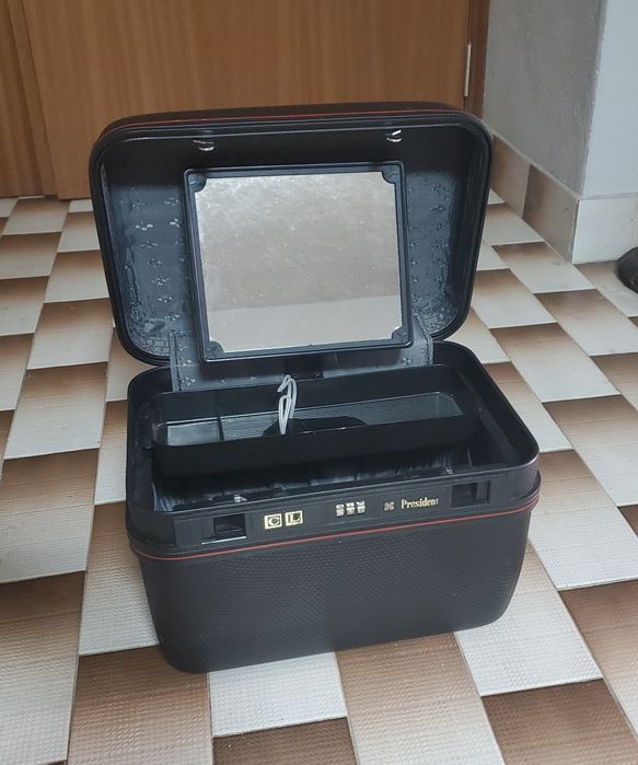 Necessaire, porta maquilhagem, joias ou afins