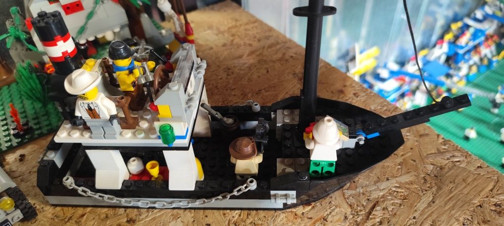 LEGO 5976 Adventurers Jungle River Expedition