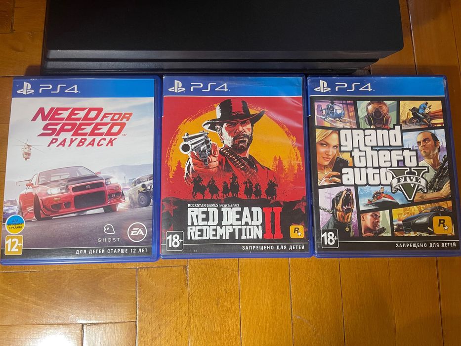 Ps4 pro 1tb, 2 dualshok, charging station + 3 гри, без коробки