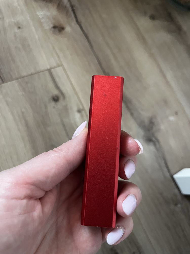 Nowy powerbank KFC czerwony