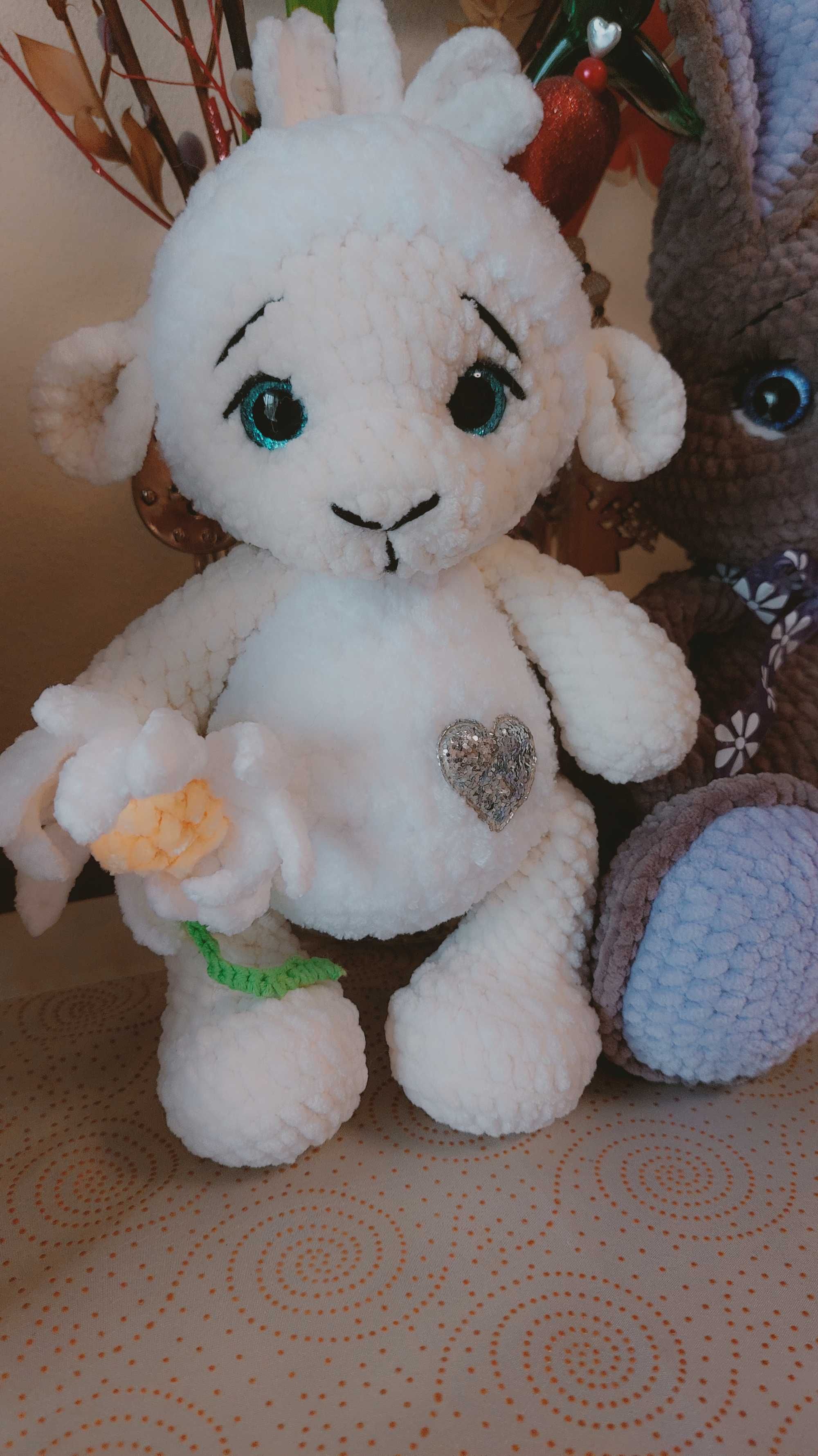 Bonecas amigurumi feitos à mão.