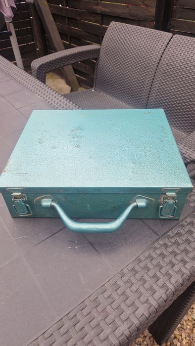 Metalowa walizka na narzedzia 26.5/31.5 cm