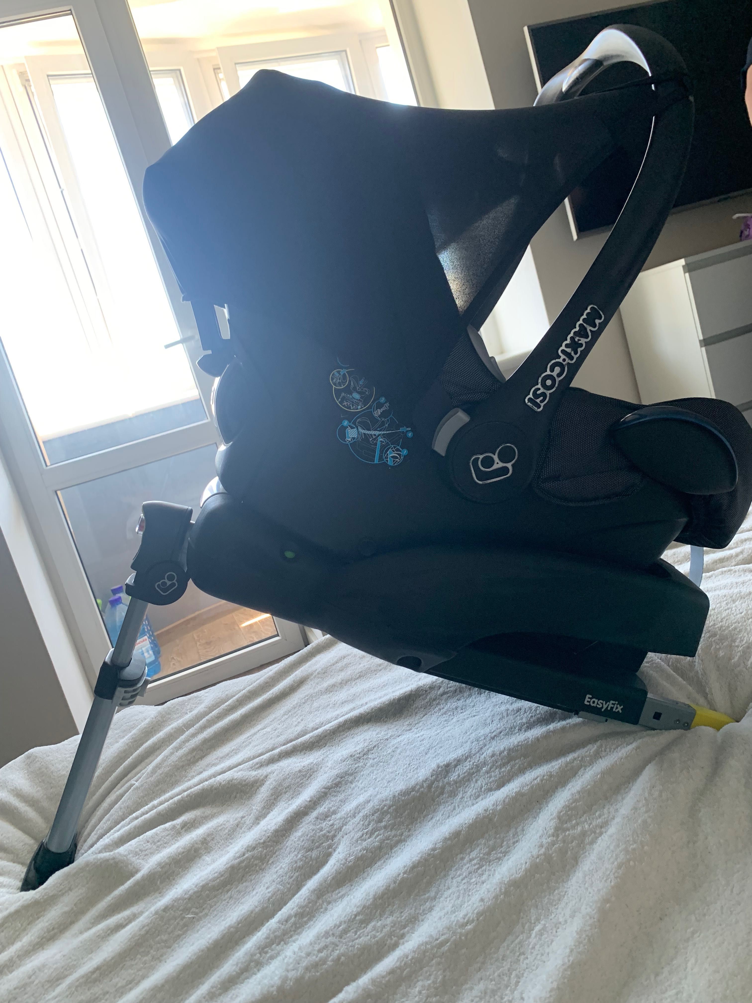 Автолюлька з базою maxi cosi