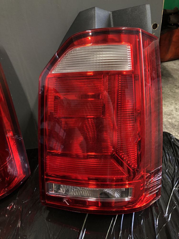 Volkswagen T6 задні ліхтарі(фонарі )