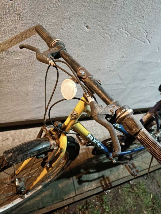 Велосипед дамка  із багажником.