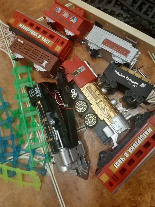 Залізна дорога+поїзд з вагонами