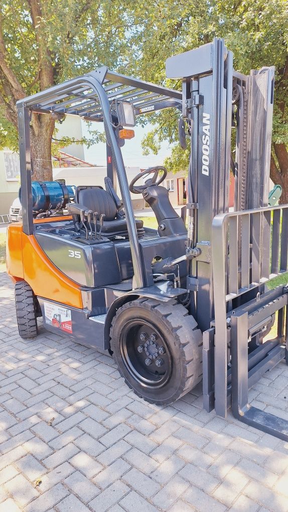 Wózek widłowy Doosan G35C-5 z 2014r stan bdb UDT widlak