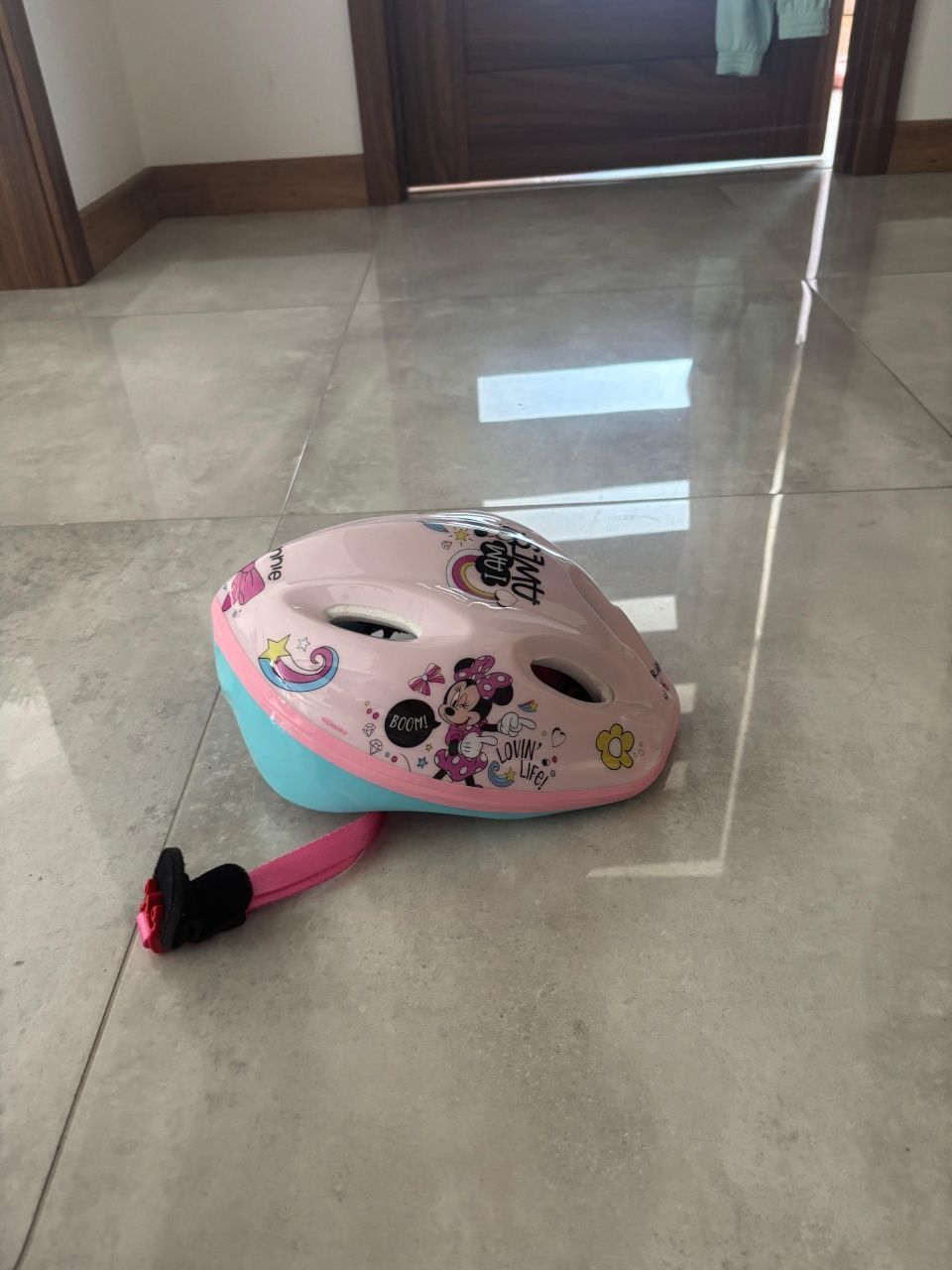 Kask dziecięcy z regulacją, dziecko, dzieci, zabawki