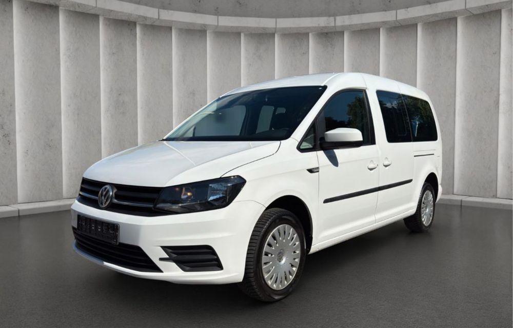 Do wynajecia samochod 7 osobowy siedem osob VW Caddy maxi wypozyczalni