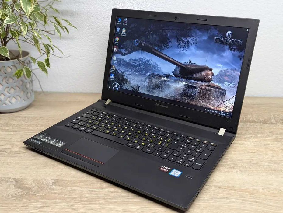 Игровой ноутбук  i7-6500U,16 GB DDR3,Radeon R5 M330,SSD 256Gb