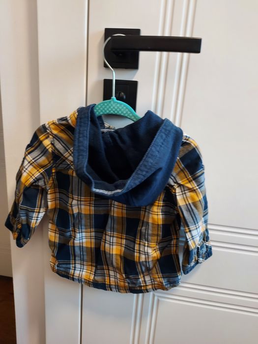 Koszula chłopięca niemowlęca z odpinanym kapturem rozmiar 74 cm