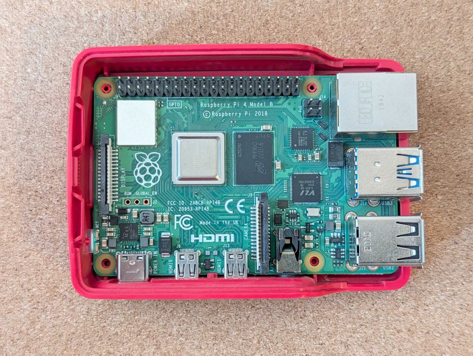 Zestaw Raspberry Pi 4 model B WiFi DualBand Bluetooth 4GB RAM 1,5GHz