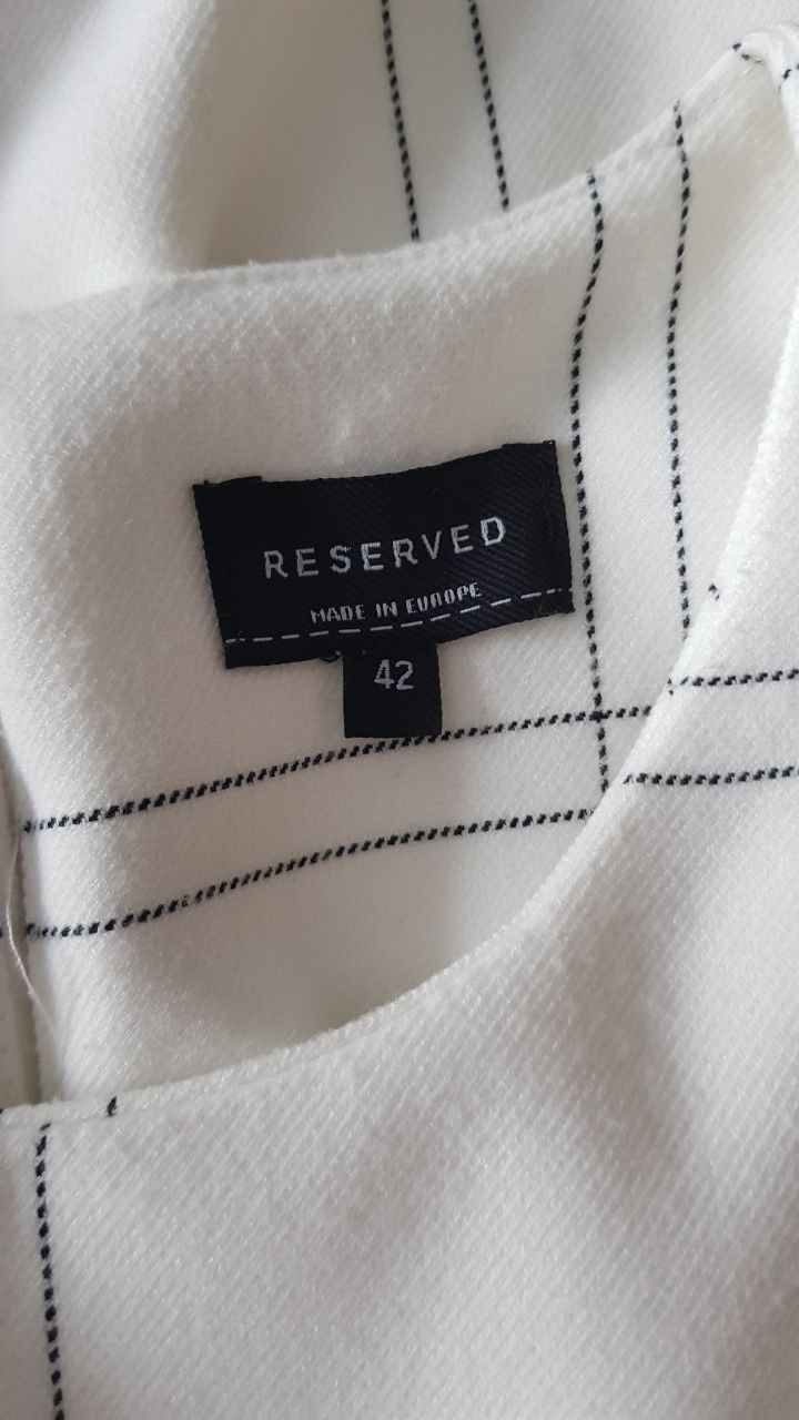 Sukienka reserved