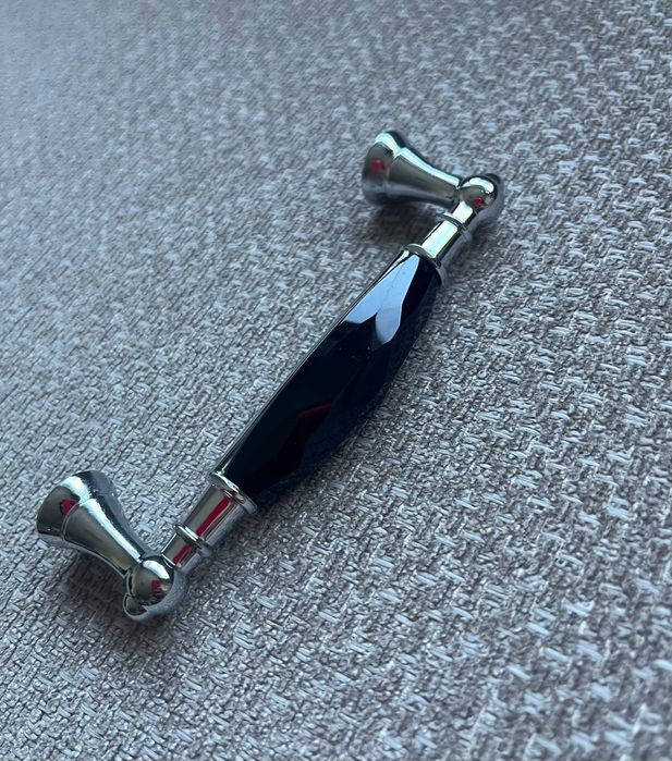 Uchwyt meblowy glamour kryształowy czarny z kryształem 96mm