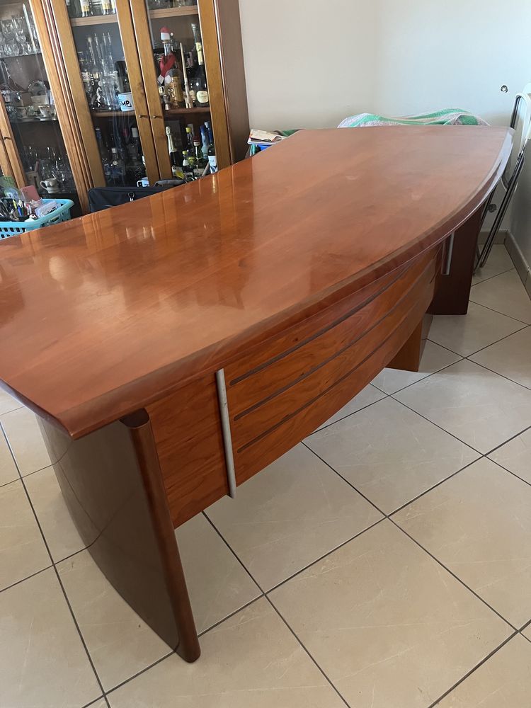 Vendo Mesa de Secretaria com bloco de 3 gavetas