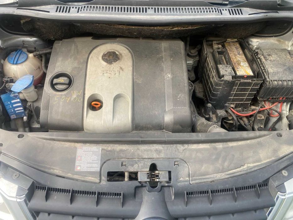 VW Touran 1,6 бензин,механіка 2004